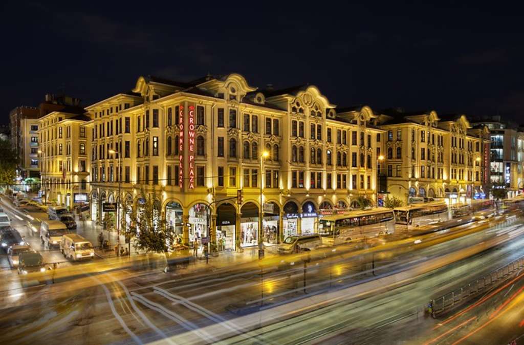 GOLDEN CROWN HOTEL