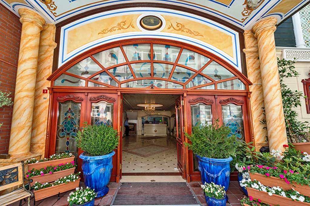 AMİRAL PALACE HOTEL