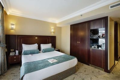 GOLDEN CROWN HOTEL