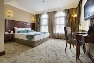 GOLDEN CROWN HOTEL
