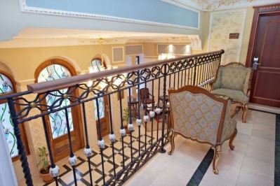 AMBER HOTEL