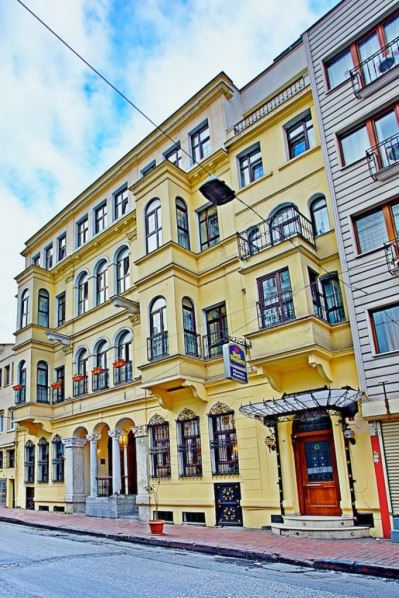 AMBER HOTEL
