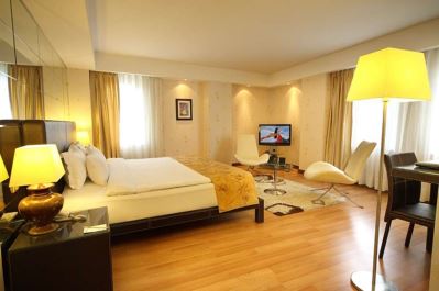 CARTOON HOTEL