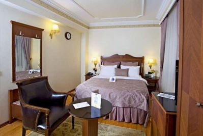 EMPIRE PALACE HOTEL
