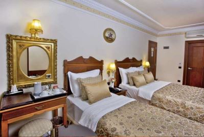 EMPIRE PALACE HOTEL