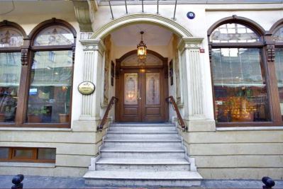 EMPIRE PALACE HOTEL