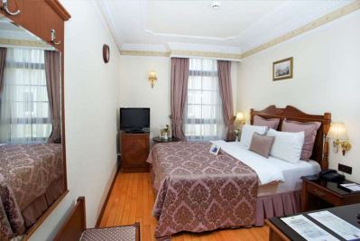 EMPIRE PALACE HOTEL