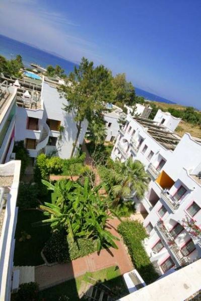 GOLDEN BEACH CLUB