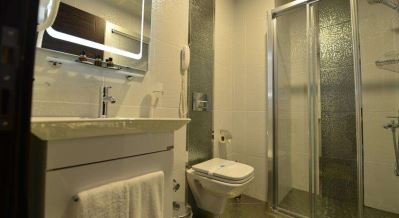 GOLDEN REST HOTEL