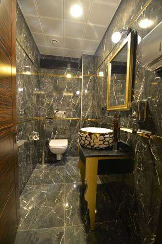 GOLDEN REST HOTEL