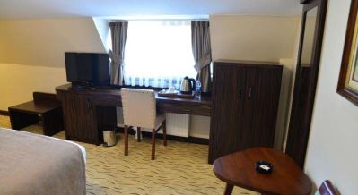 GOLDEN REST HOTEL