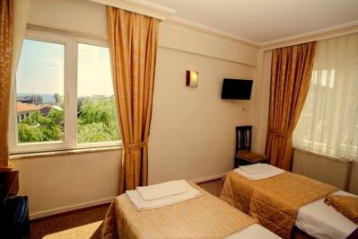 GRAND LIZA HOTEL