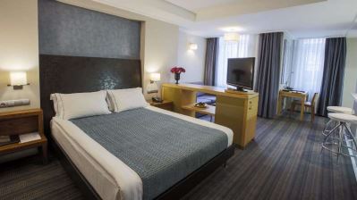 HOUSEZ SUITES & APARTMENTS