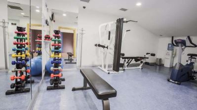 HOUSEZ SUITES & APARTMENTS