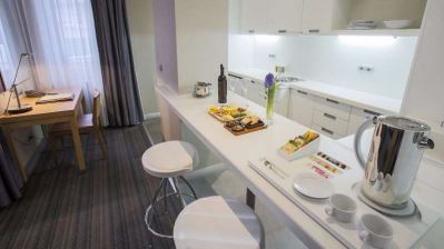 HOUSEZ SUITES & APARTMENTS