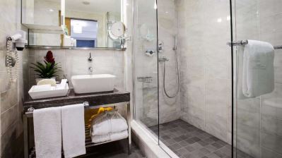 HOUSEZ SUITES & APARTMENTS