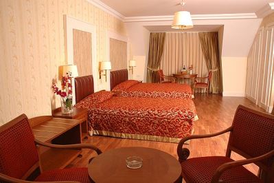 METROPARK HOTEL