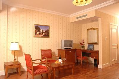 METROPARK HOTEL