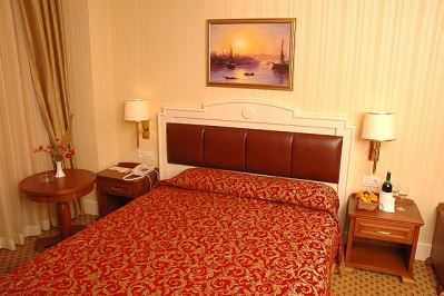 METROPARK HOTEL