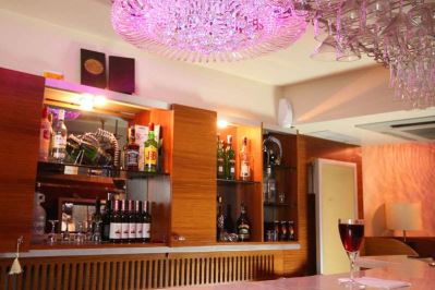 Q INN HOTEL