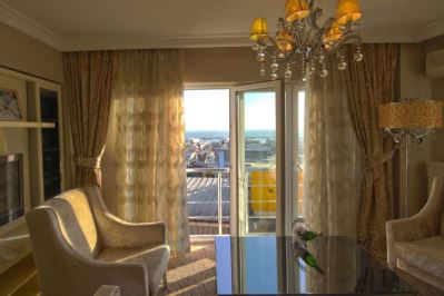 Q INN HOTEL