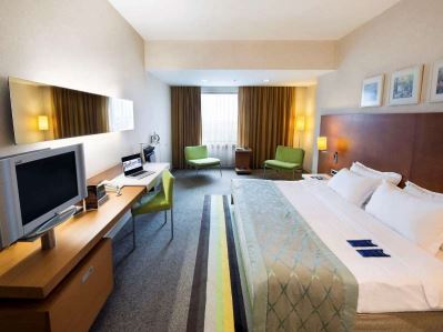 RADISSON BLUE CONFERENCE& AIRPORT HOTEL