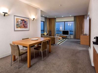 RADISSON BLUE CONFERENCE& AIRPORT HOTEL