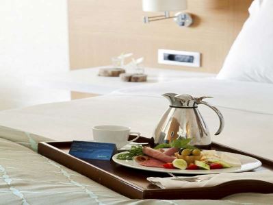 RADISSON BLUE CONFERENCE& AIRPORT HOTEL