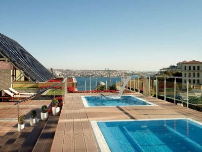 THE RITZ CARLTON