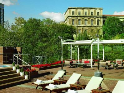 THE RITZ CARLTON