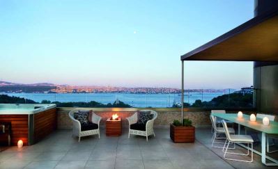 THE RITZ CARLTON