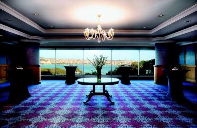 THE RITZ CARLTON