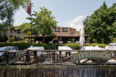 RIVERSIDE CLUB