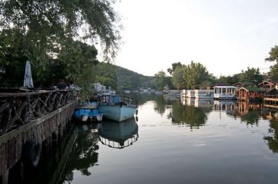 RIVERSIDE CLUB