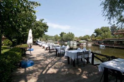 RIVERSIDE CLUB