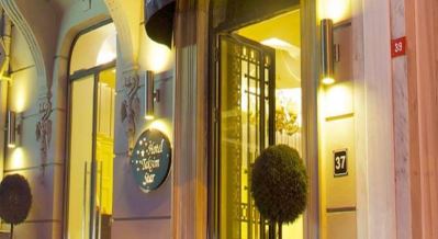 STAR HOTEL