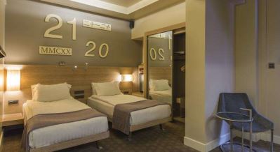 THE PEAK HOTEL
