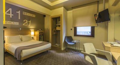 THE PEAK HOTEL