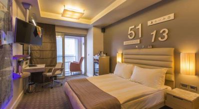THE PEAK HOTEL
