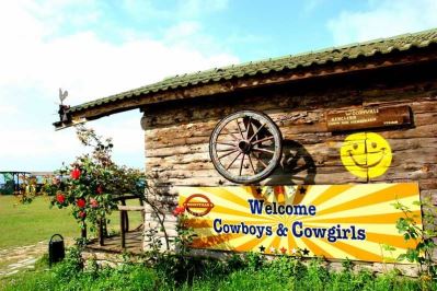 WOODYVILLE TREE HOUSES AND COWBOY CITY